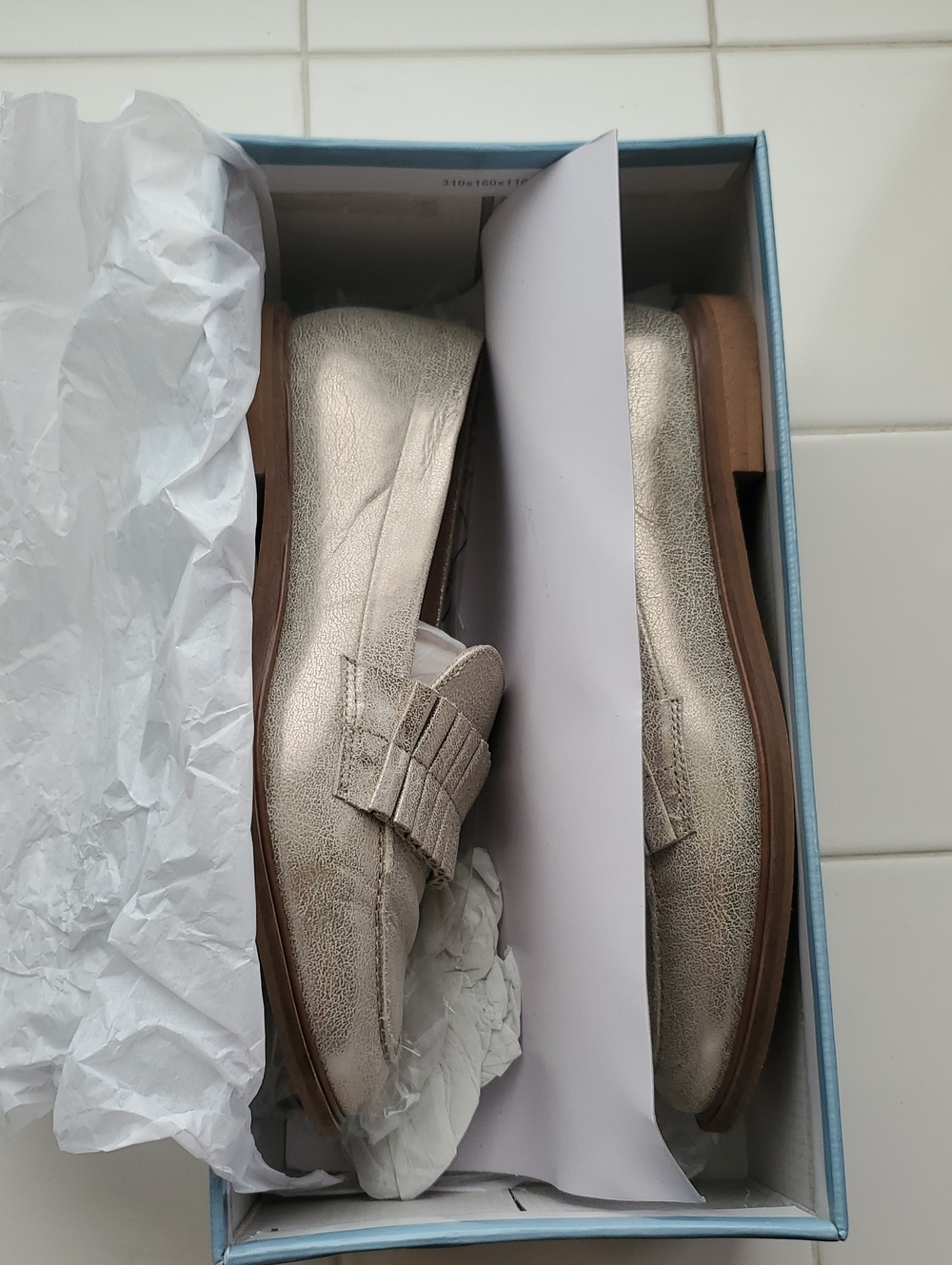 Seychelles Leather Powerful Loafers, Metallic Platinum, Size 7